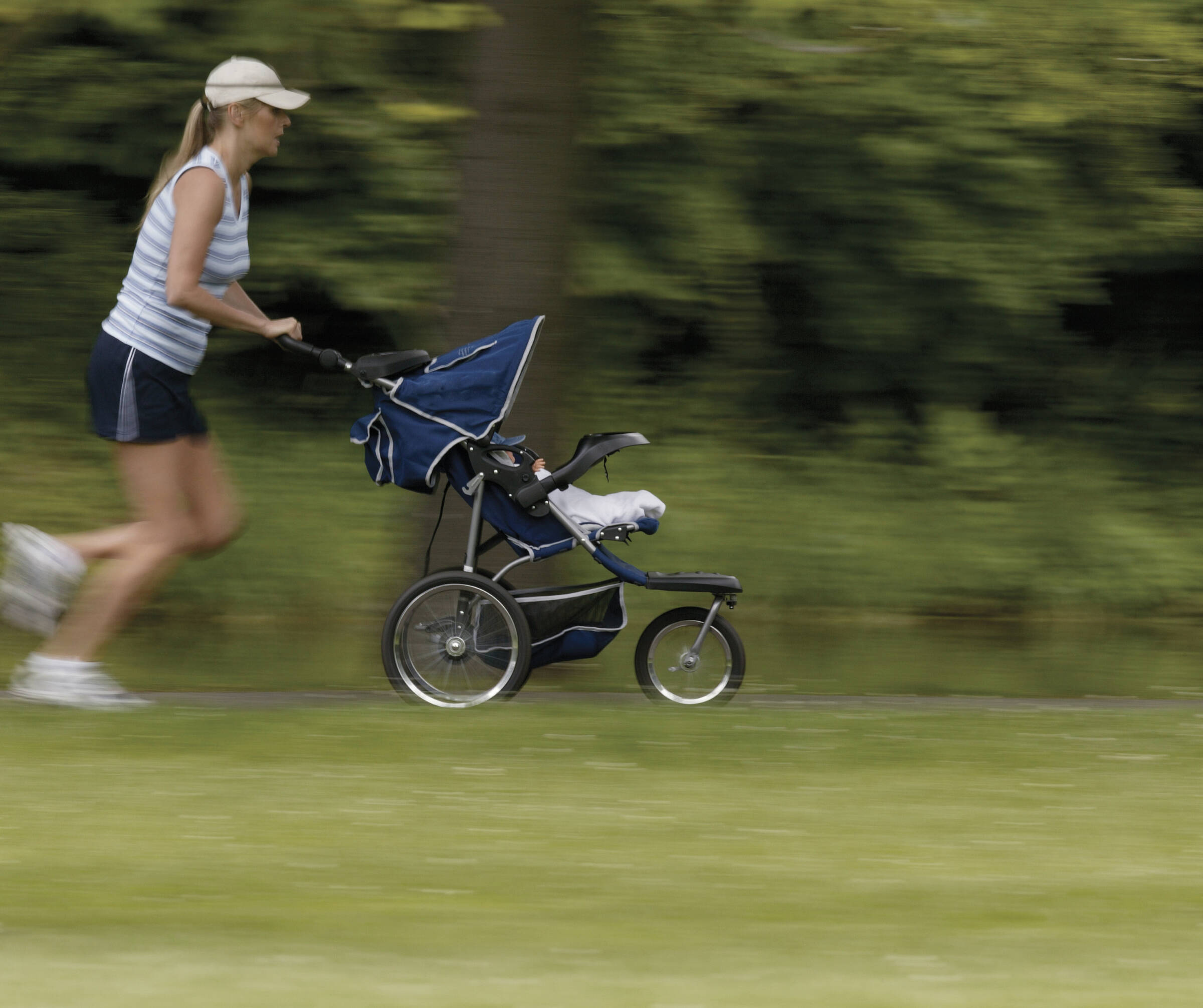 10 Best Trail Jogging Strollers (Honest Reviews)